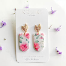 Load image into Gallery viewer, Twin Petal Garden
