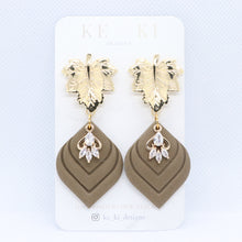 Load image into Gallery viewer, Floral Drop Earrings