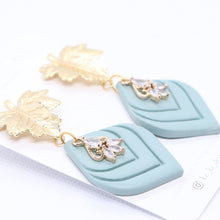 Load image into Gallery viewer, Floral Drop Earrings