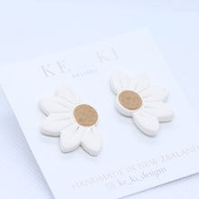 Load image into Gallery viewer, White Florals