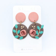 Load image into Gallery viewer, Floral Earrings