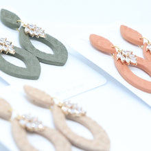 Load image into Gallery viewer, Saroji Crystal Earrings