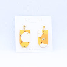 Load image into Gallery viewer, Golden Arch Earrings