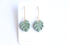 Load image into Gallery viewer, Monstera Earrings