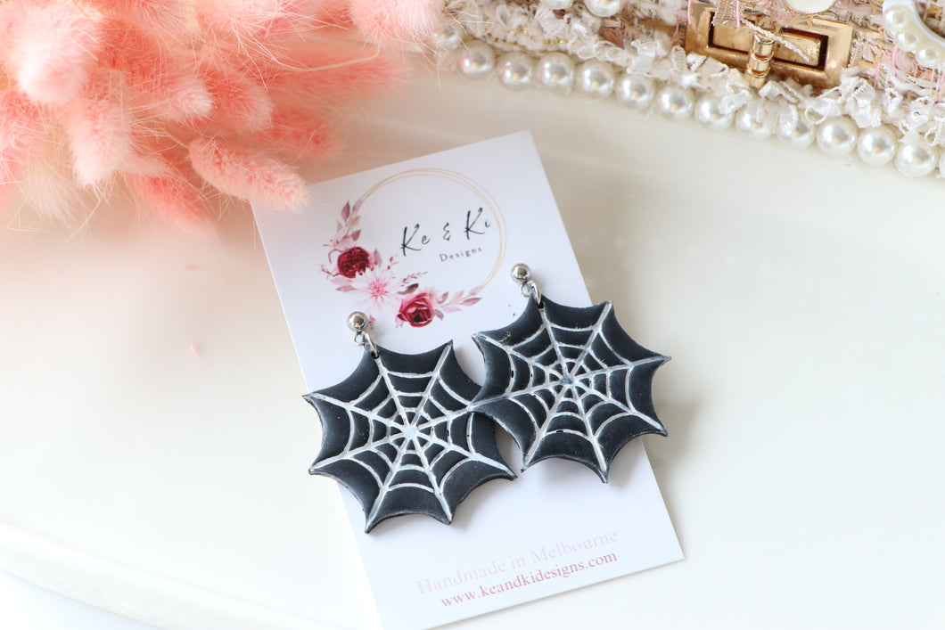 Spider Web Polymer Clay Earrings – Handmade Halloween Earrings | Spooky Cute Gothic Jewelry | KeandKi Designs (Black )