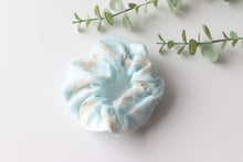 Load image into Gallery viewer, Scrunchie Netted Blue
